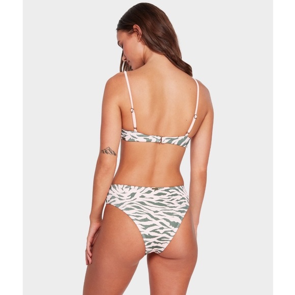 🔥🔥BILLABONG - UNTAMED BRALETTE MAUI BIKINI🔥🔥 - Picture 4 of 7